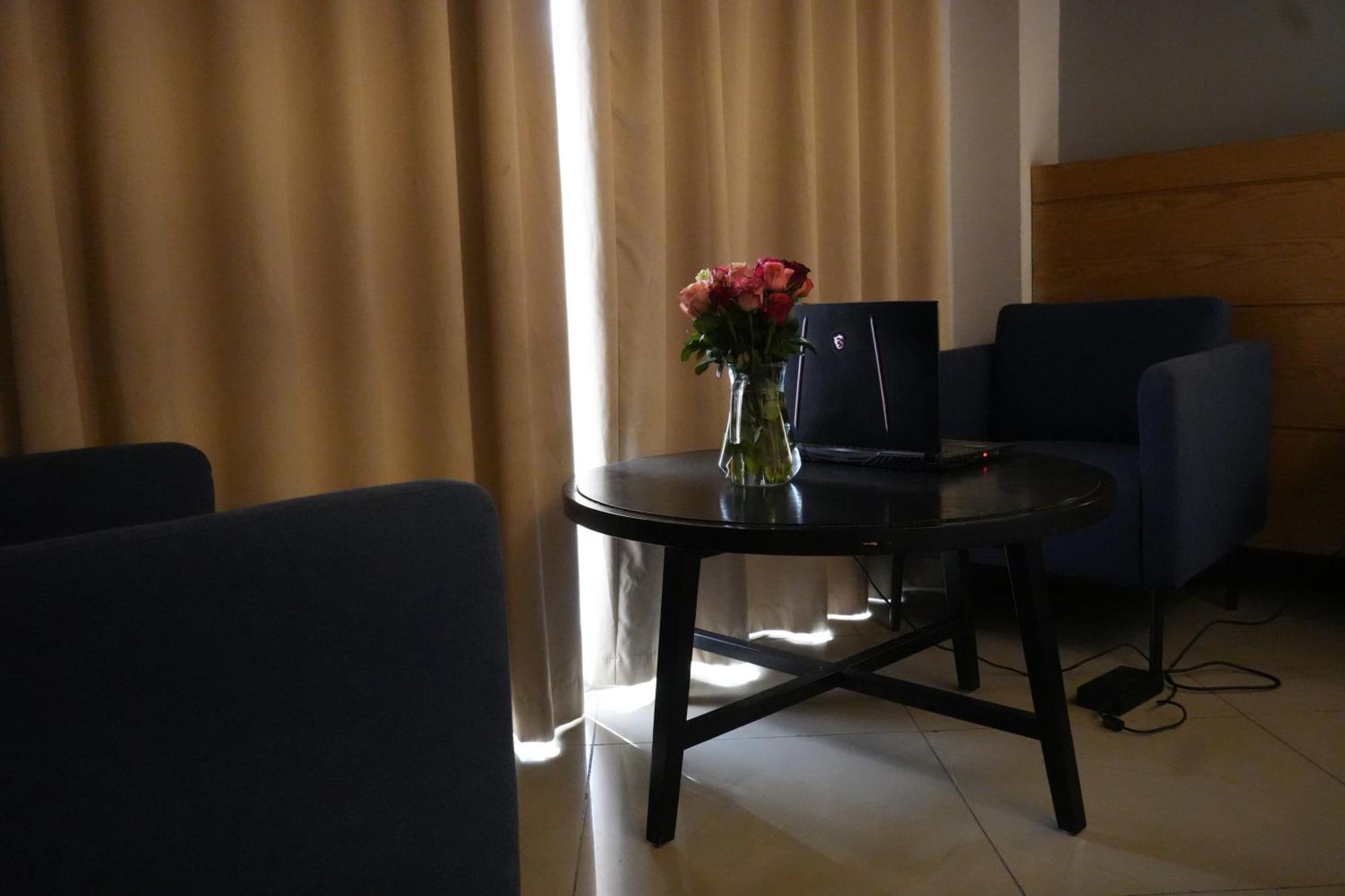 Mazeki Addis Boutique Hotel Экстерьер фото